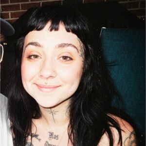 Meet your Posher, Elodia